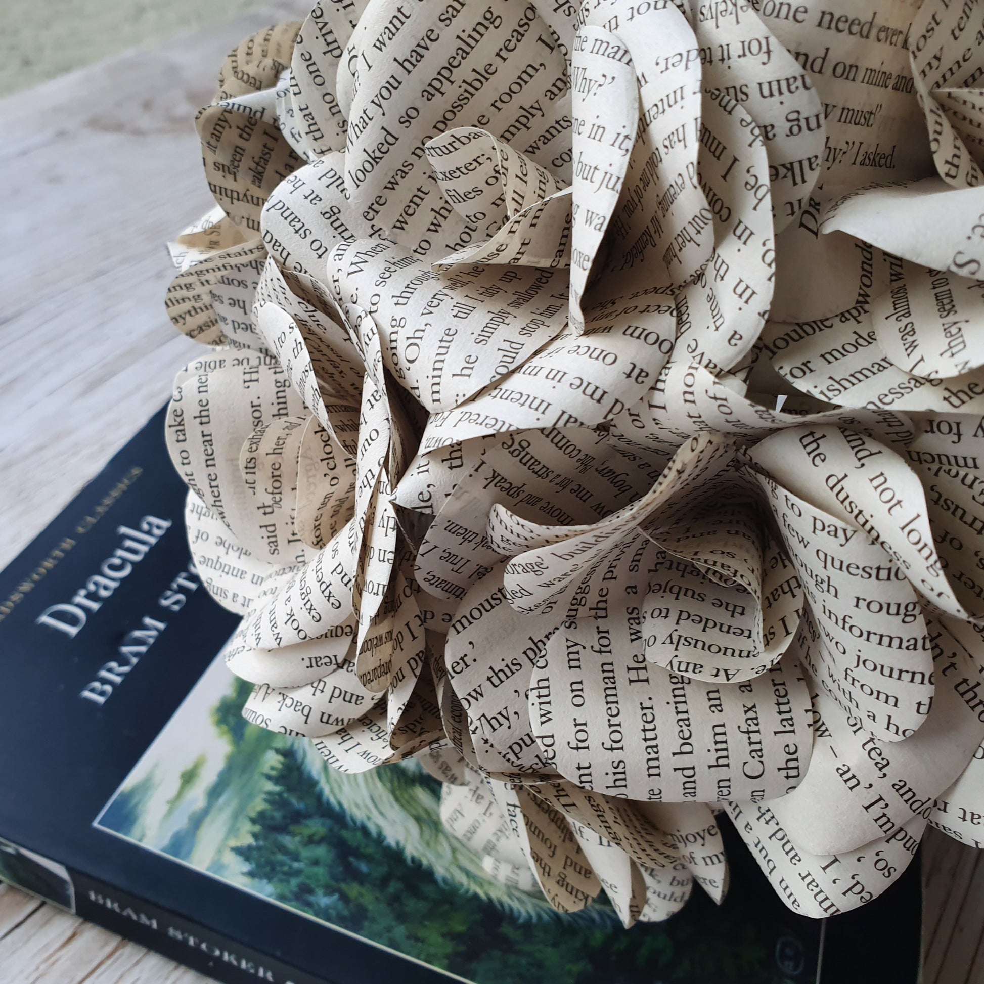 Bram Stoker Dracula Book Paper Flowers